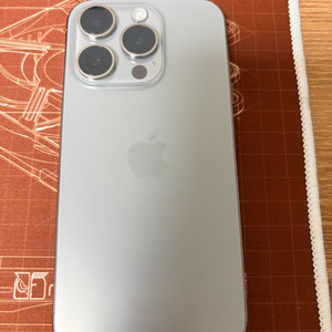 아이폰15프로 내츄럴티타늄 128기가 팝니다