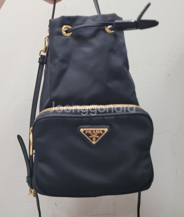 프라다 나일론 버킷백--0