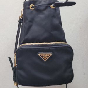 프라다 나일론 버킷백