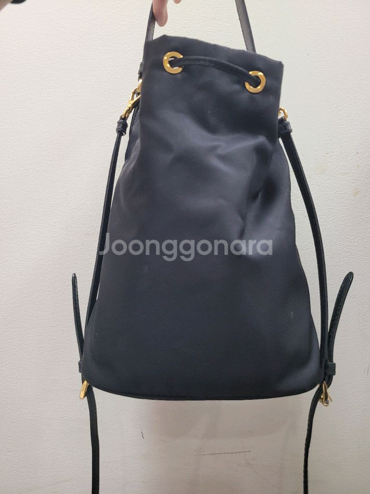 프라다 나일론 버킷백--1