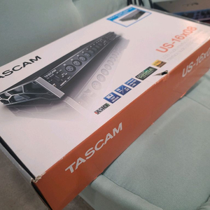 타스캠 US-1608 오디오 인터페이스