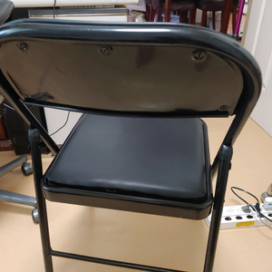 사이드테이블 책상과 접이식 철제의자 팔아요 부산 해운대