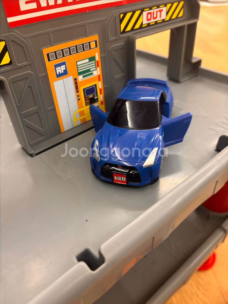 처음의 토미카 아기 오감놀이 토미카 주차장 세트--2