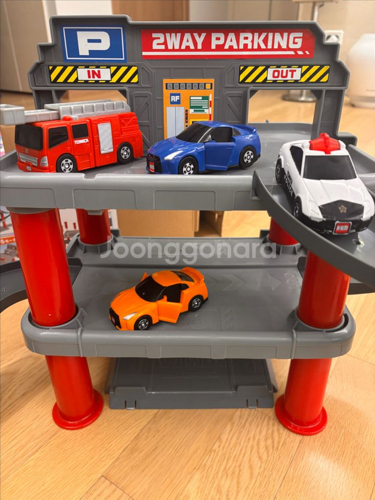 처음의 토미카 아기 오감놀이 토미카 주차장 세트--3