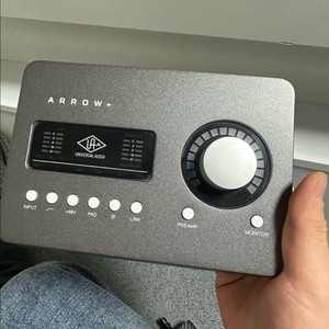 유니버설오디오 아로우 오디오 인터페이스