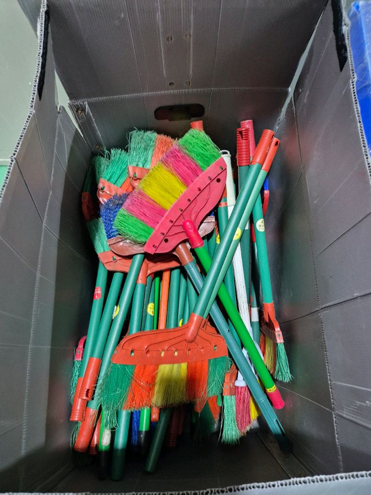 빗자루 거의 새것 220개--3