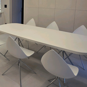 보컨셉 오타와 크롬 체어