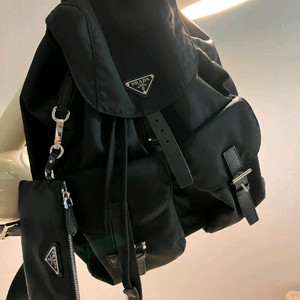 프라다 리나일론 백팩 미디움