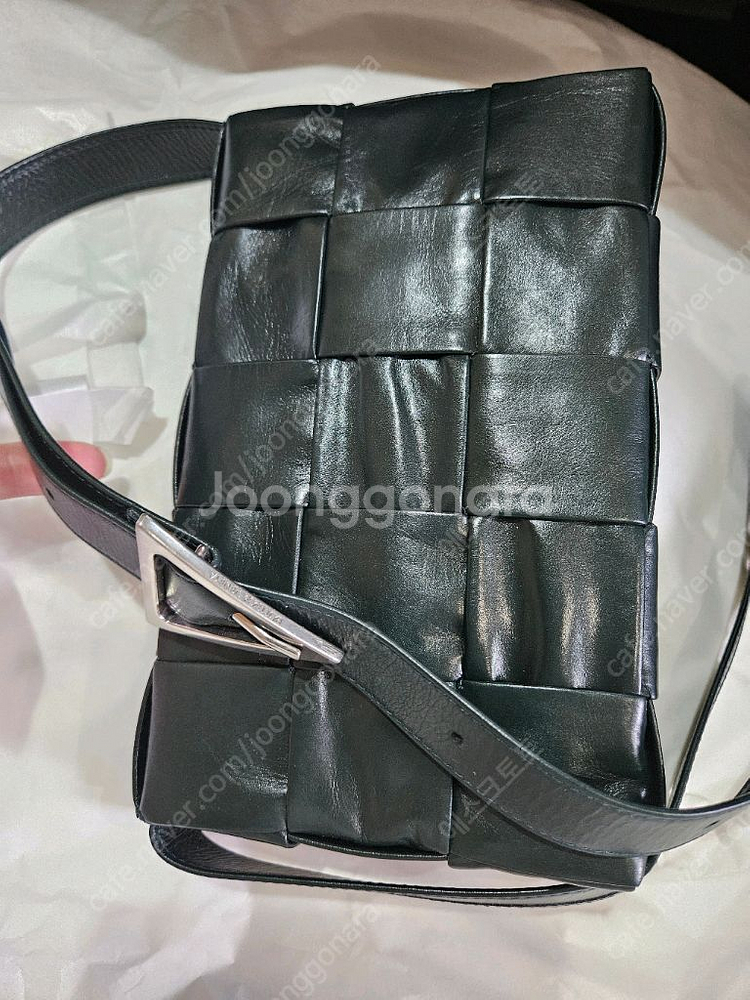 보테가베네타 미디움 카세트백 [트라이앵글 버클]--3