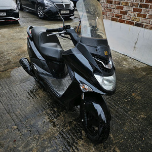 그란투스 125 21년식 1만5천키로 싸게팝니다. 125cc오토바이 스쿠터