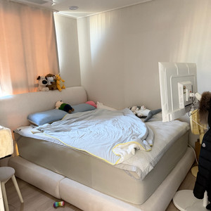 침대 퀸 매트리스 + 프레임