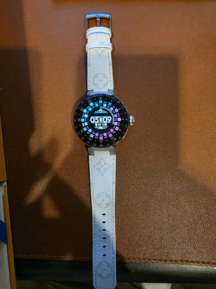 루이비통 땅부르 호라이즌 라이트업 이미지