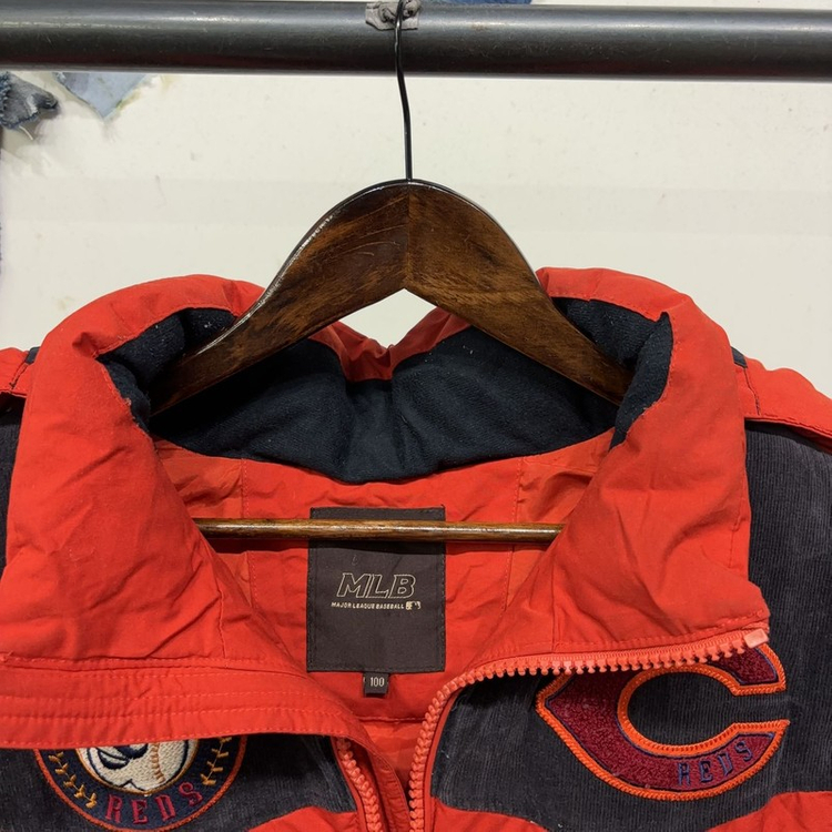 (100) MLB 야구 신시네티 레드스 배색 후드 패딩 조끼--1