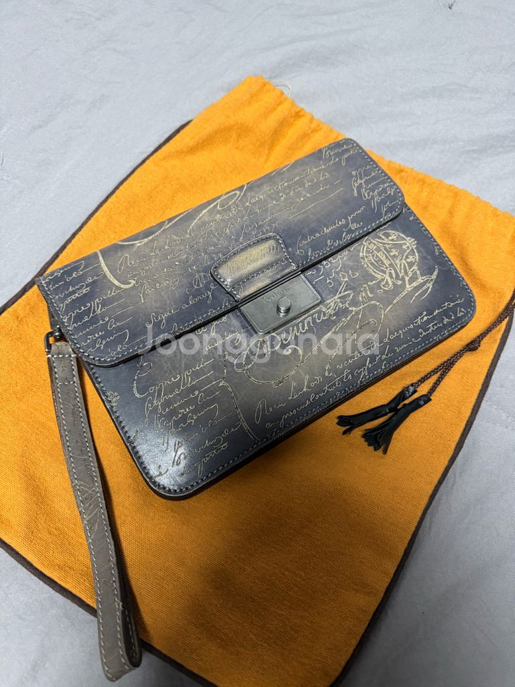 벨루티 스크리토 가방--0