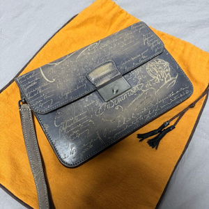 벨루티 스크리토 가방