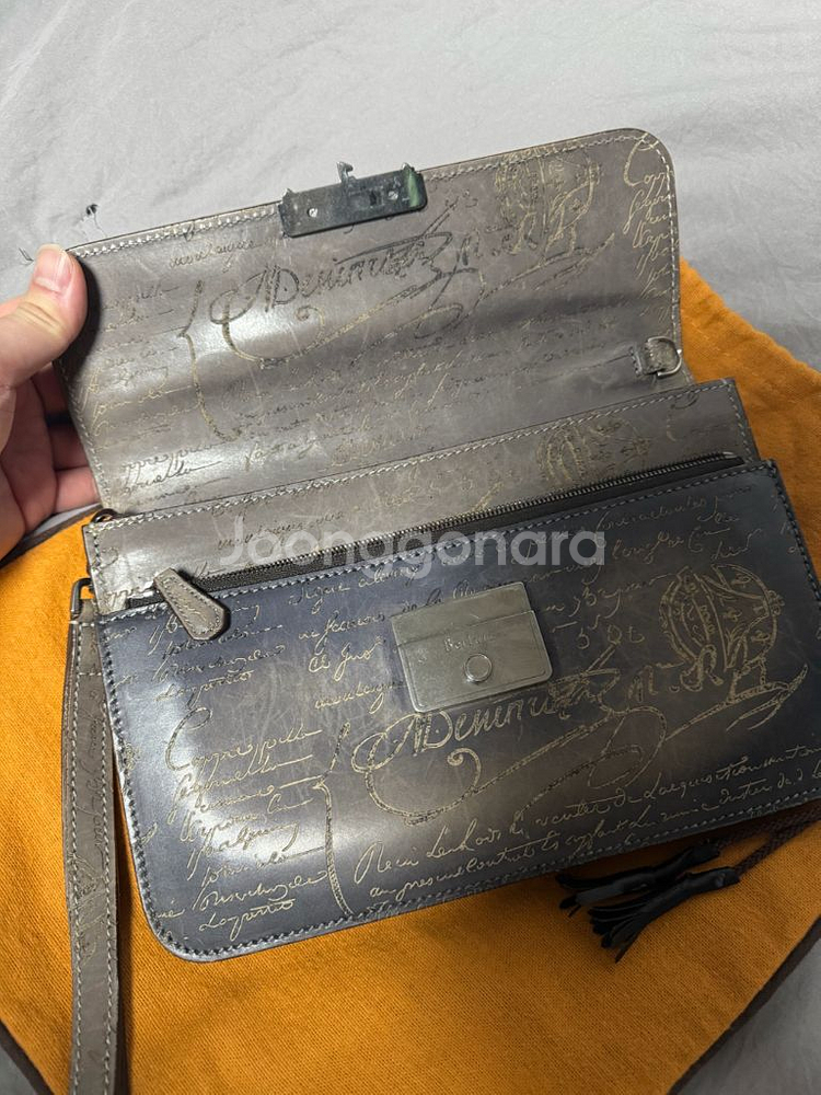 벨루티 스크리토 가방--1