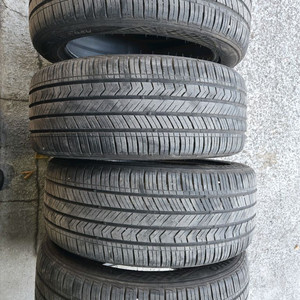 금호타이어 235 45 18 마제스티9 ta91 4본팔아요~~