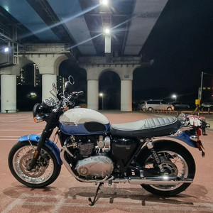 트라이엄프 본네빌 T120