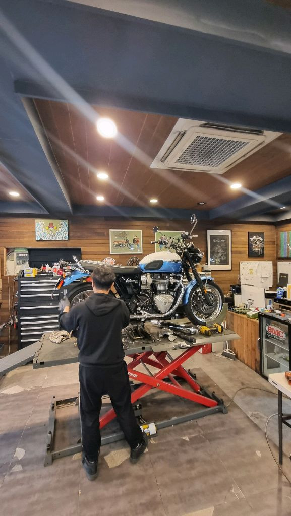 트라이엄프 본네빌 T120--5