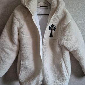 명품 크롬하츠 패딩 XL가죽 빅로고 고급스러움