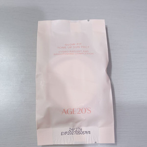 에이지투웨니스 글로우핏 에센스 선팩트 리필 이미지