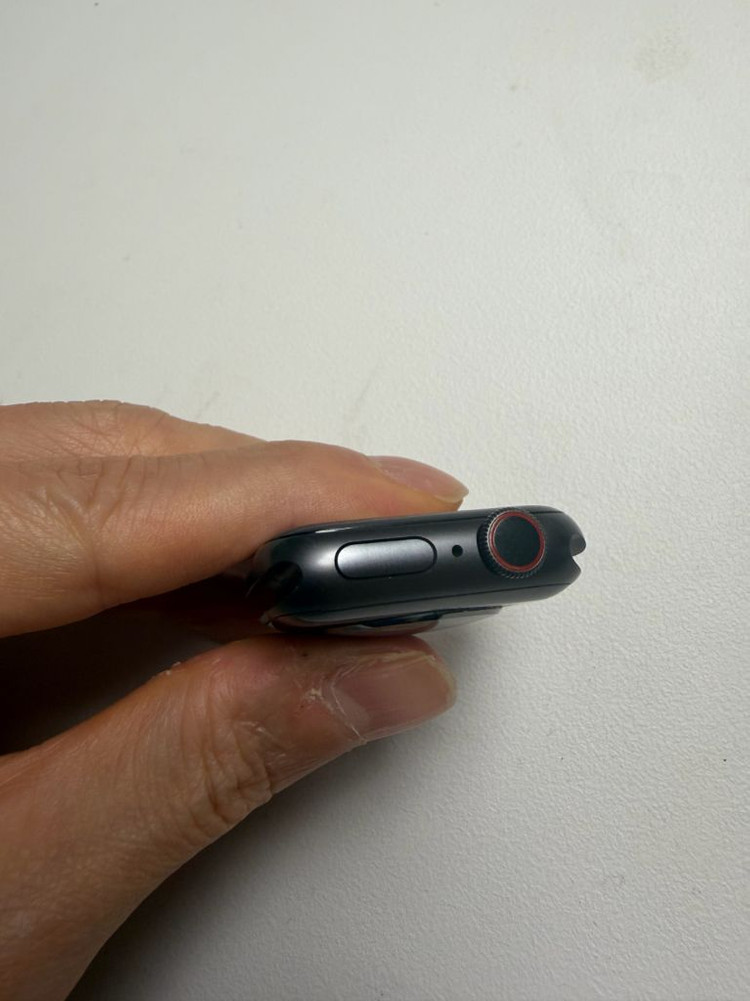 애플워치 4 나이키 40mm 셀룰러 이미지