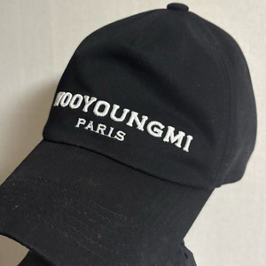 우영미 자수 볼캡 블랙