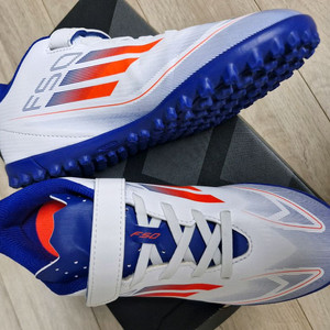 아디다스 키즈 F50 엘리트 TF 축구화 230사이즈