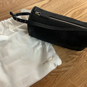 더 로우(The Row)90s 스웨이드 토트백 블랙 색상