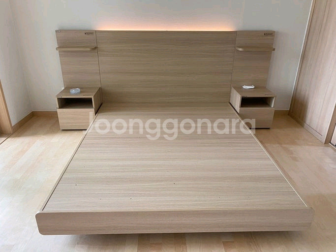 한샘 유로 502 침대 프레임 + 협탁 사이즈 퀸 킹 사이즈--0