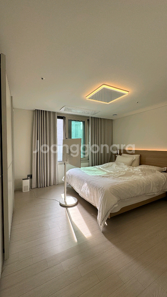 한샘 유로 502 침대 프레임 + 협탁 사이즈 퀸 킹 사이즈--1