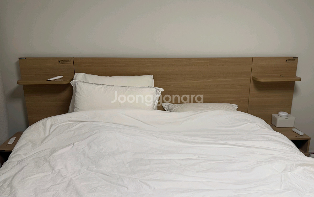 한샘 유로 502 침대 프레임 + 협탁 사이즈 퀸 킹 사이즈--2