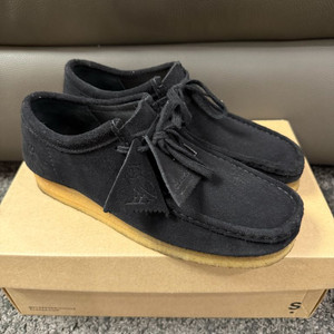 (US9) OVO x 클락스 왈라비 블랙