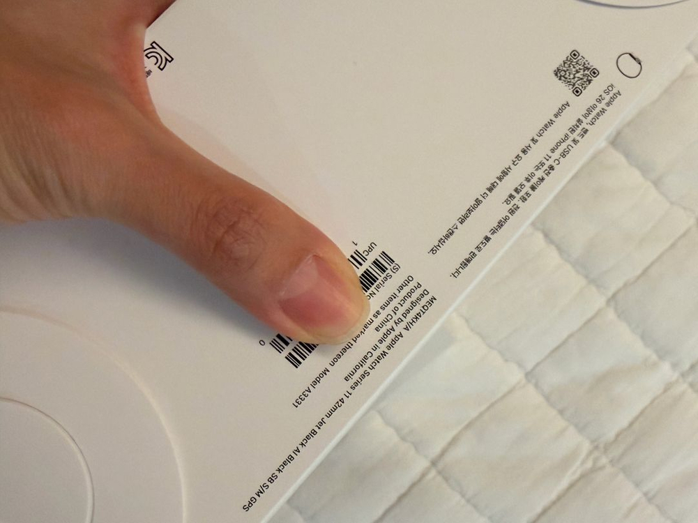 애플워치 11 GPS 42mm 제트 블랙 알루미늄 케이스 블랙 스포츠 밴드 (SM) MEQT4KH/A 이미지