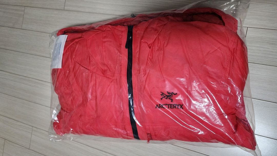 아크테릭스 남자 알파 라이트웨이트 파카 레드 블프 팝니다 이미지