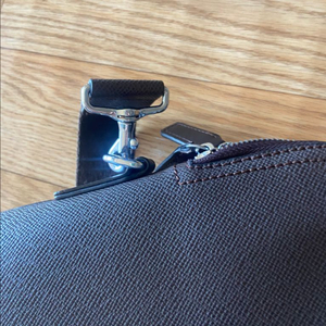 허스키 비즈니스 남성 백