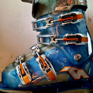 노르디카 스키부츠 이미지