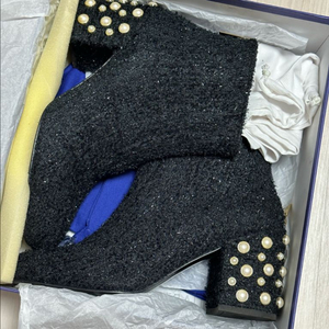 스튜어트 와이츠먼 트위드 앵클 부츠