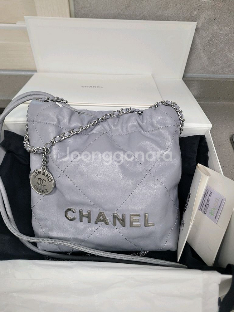 정품 샤넬 22백 미니 그레이(한정 컬러)--0