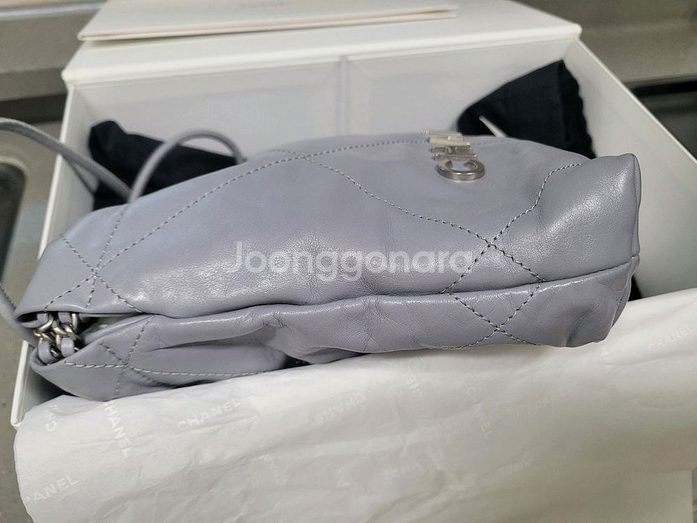 정품 샤넬 22백 미니 그레이(한정 컬러)--2