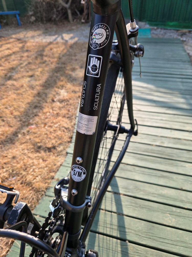 메리다 스컬트라100 로드자전거--5