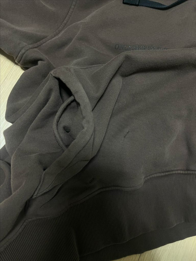 [새상품]Alyx 페인트 프린팅 로고 후드티 L--4