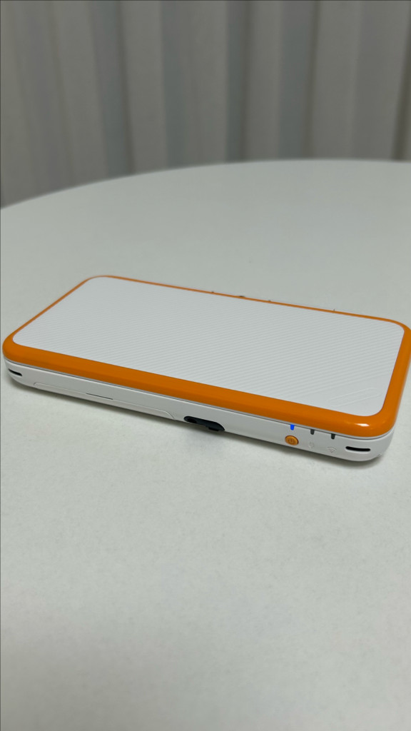 닌텐도 2DS XL 화이트 오렌지 풀구성 이미지