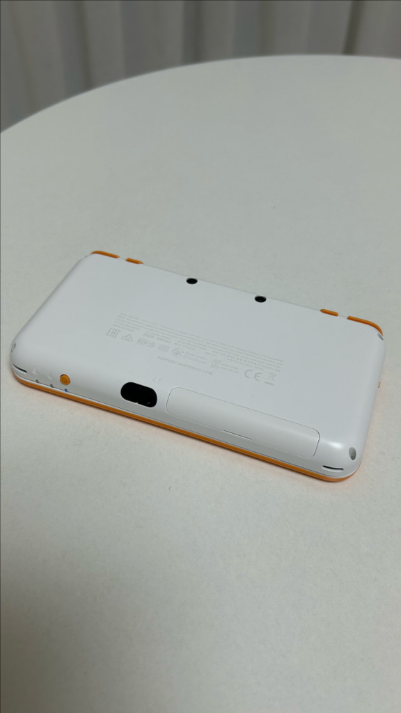 닌텐도 2DS XL 화이트 오렌지 풀구성 이미지