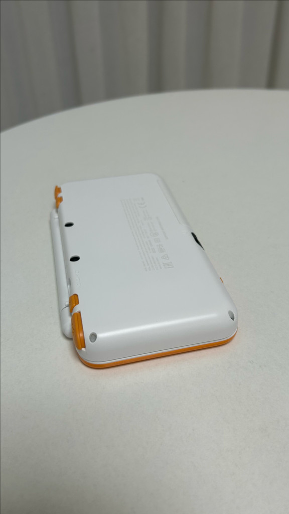 닌텐도 2DS XL 화이트 오렌지 풀구성 이미지