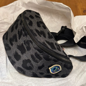 (새상품) 아티포페 매직 벨트 백 레오파드 그레이