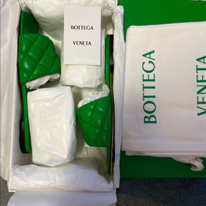 보테가베네타 퀼팅 뮬 슬리퍼