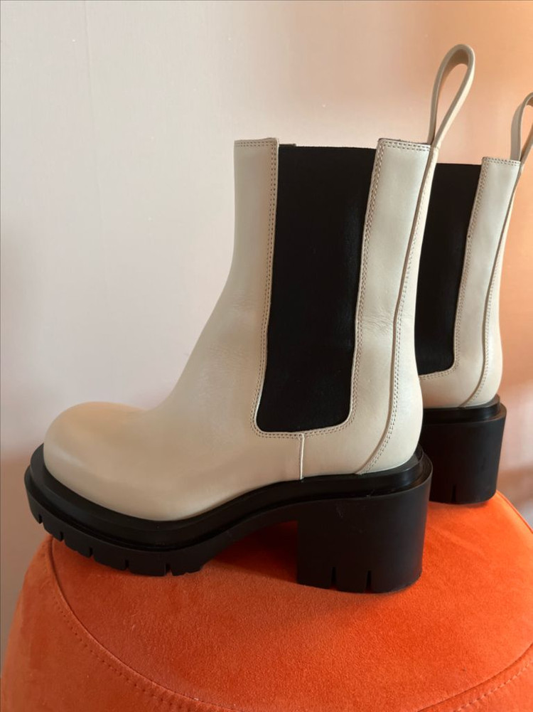 정품 보테가베네타 여성 첼시부츠--5