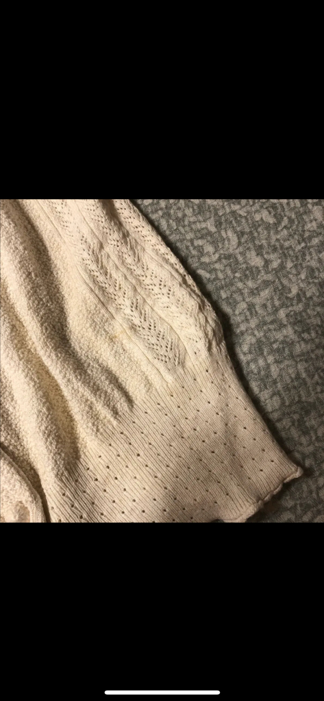 비꼴리끄 플라워 자수 펀칭 니트 가디건 플로리스트 아일렛 꽃집아가씨 이미지