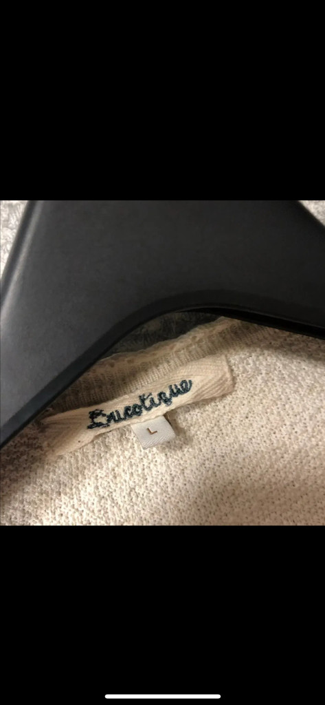 비꼴리끄 플라워 자수 펀칭 니트 가디건 플로리스트 아일렛 꽃집아가씨 이미지